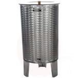 Wine tanks 250L with 1 outlet + integrated legs